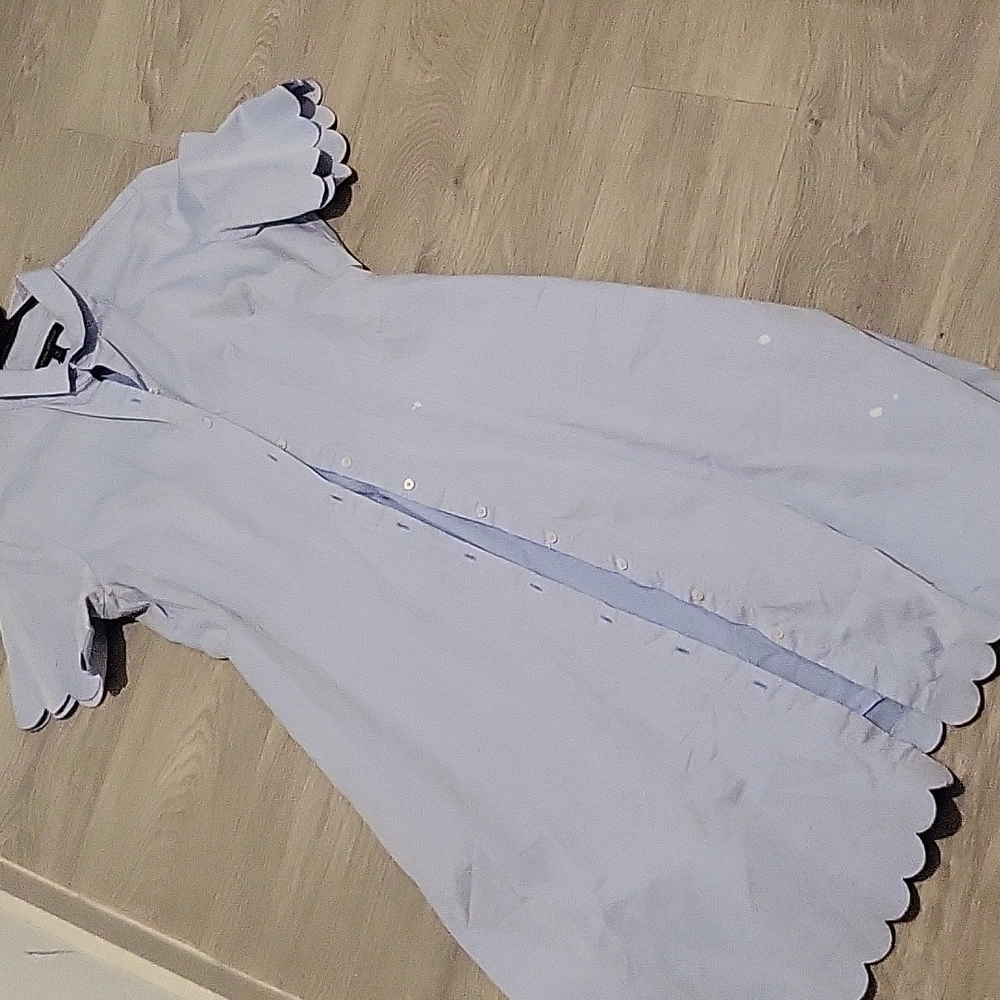 Scallop hem detailed dress